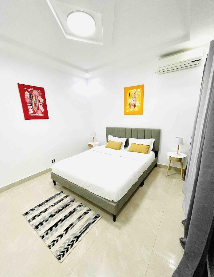 Room In Apartment - Quiet Room In Residence No69 다카르 외부 사진
