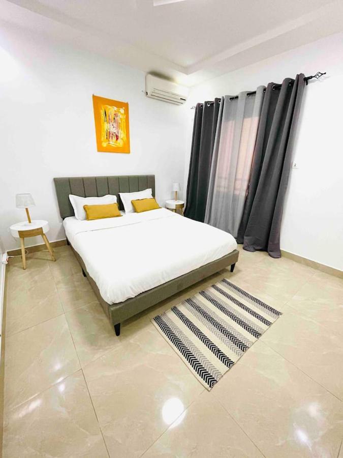 Room In Apartment - Quiet Room In Residence No69 다카르 외부 사진